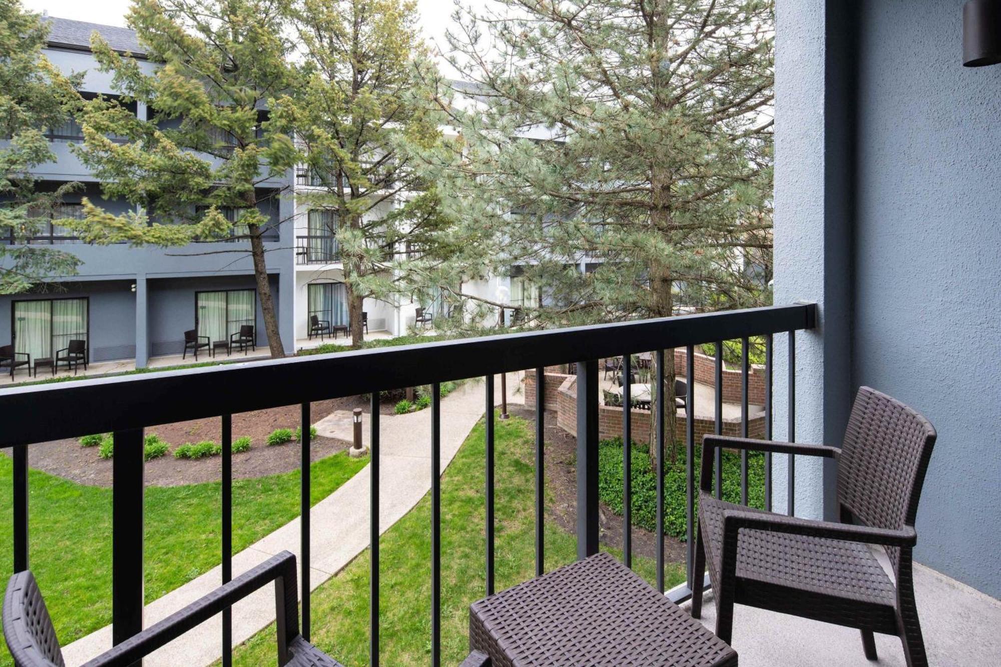 Courtyard Chicago Wood Dale / Itasca Hotel Exterior photo